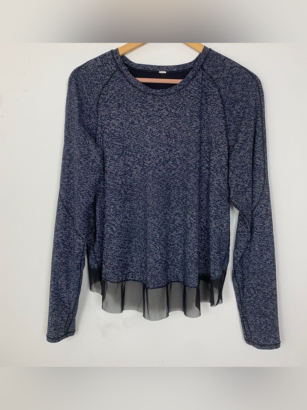 Lululemon Quick Pace Long Sleeve White Black 6